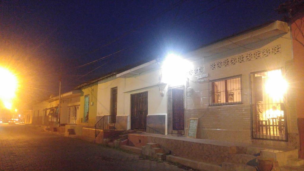 Casa Nica Leon Hostel المظهر الخارجي الصورة